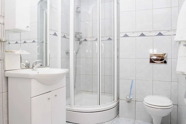Apartment, 1 King and 1 Single Beds, Bm International Hotel 2/2