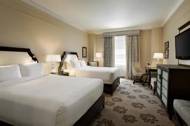 Room, 2 Queen Beds, Fairmont Hotel Vancouver 1/3