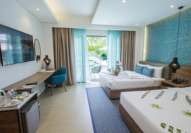 Grand, Connecting, Premier, Pool Access, Fairways And Bluewater Newcoast Boracay 2/2