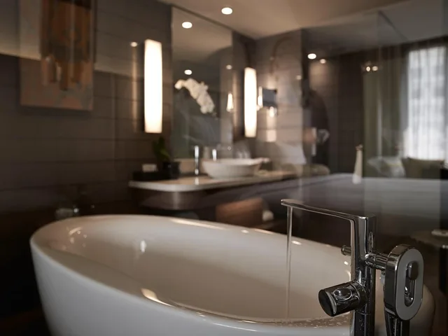 غرفة تنفيذية بسرير كينج مع دخول الصالة، Pullman Jakarta Indonesia Hotel 9/9