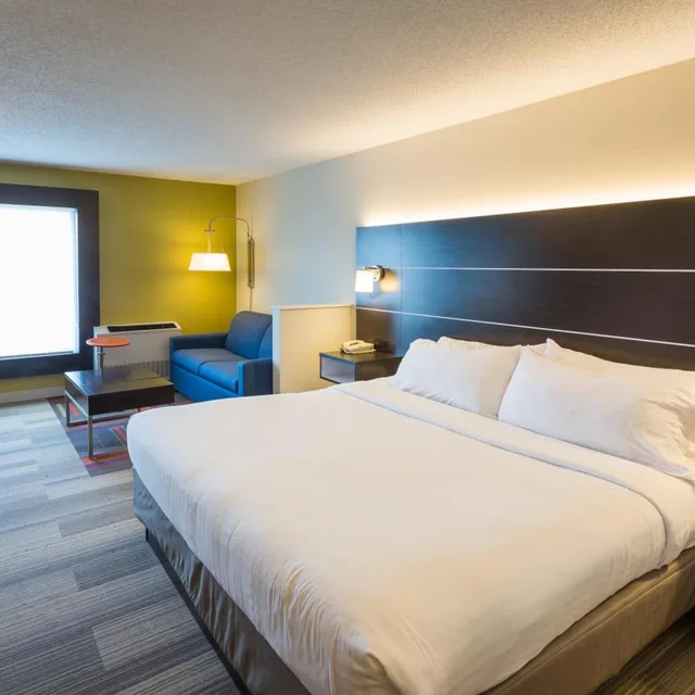 جناح بسرير كينج مع أريكة، Holiday Inn Express Hotel And Suites Reading 3/9