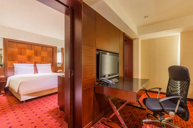 Deluxe, Suite, King Bed, Beijing Pudi Hotel 3/4
