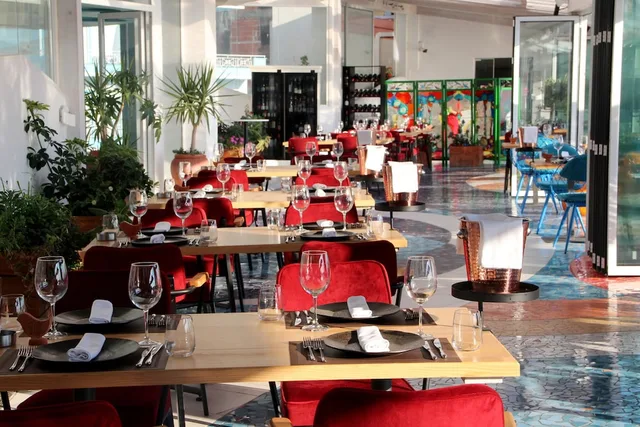 Bougainville Bay Hotel، ساراندا 61/78