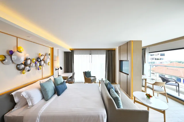 Royal, Suite, Double Bed, M Pattaya Hotel 2/10
