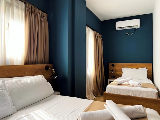 غرفة ثلاثية بسرير كوين وسرير فردي، Hotel Oda 1/10