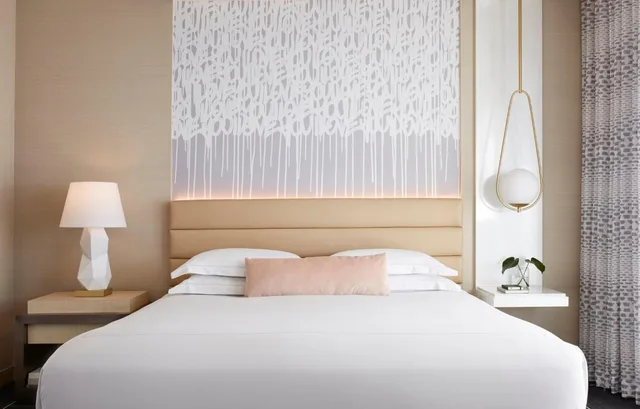 Essential, Queen Bed، Hotel Wilshire A Kimpton Hotel 3/3