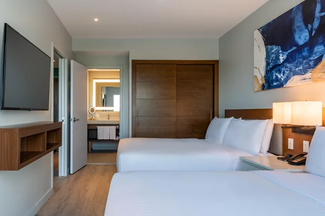 1 Bedroom, Suite, 2 Queen Beds, Pool or Patio, Embassy Suites by Hilton Aruba Resort 4/8