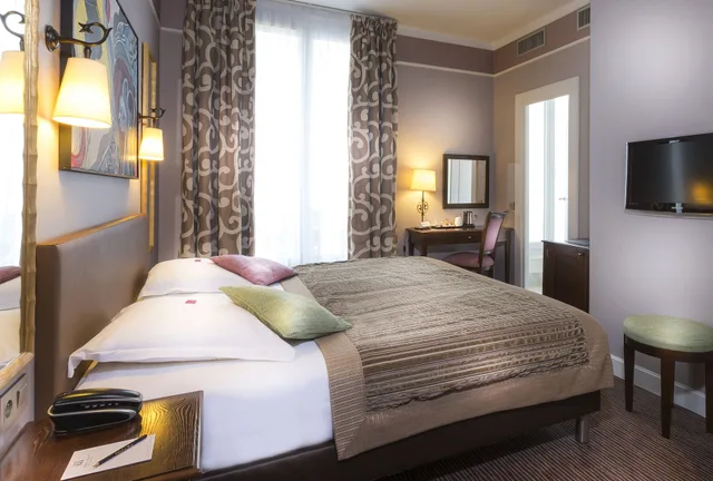 غرفة سوبيريور بسرير مزدوج بحوض استحمام، Hotel Du Bois Champs-Elysees 8/10