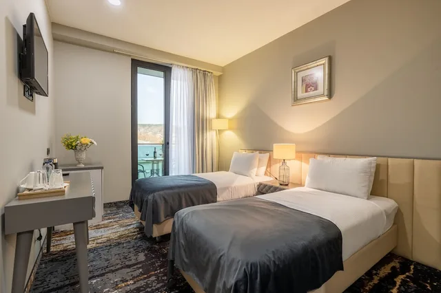 غرفة قياسية بسريرين منفصلين بإطلالة على المدينة بشرفة، Brosse Garden Hotel 9/10