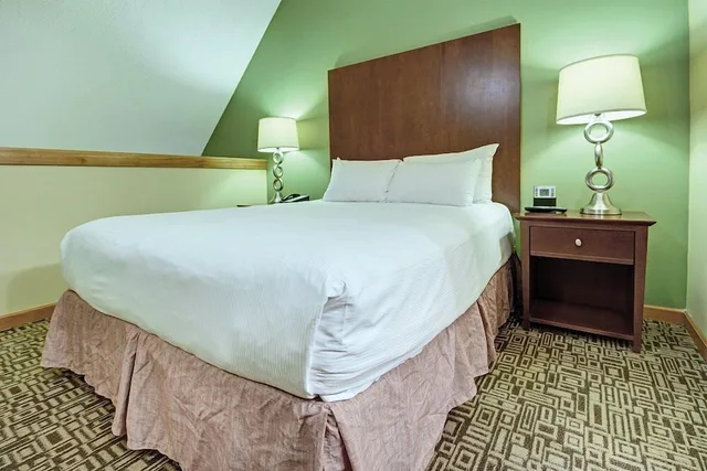 2 Bedrooms, Loft, Mountain, Lodge, Suite، Mountain Side Hotel Whistler By Executive 1/1