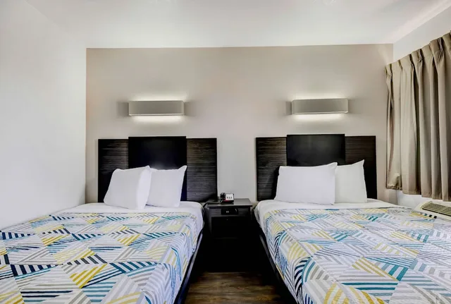 غرفة ديلوكس بسريرين مزدوجين للمدخنين، Motel6 Denton, TX - UNT 4/10