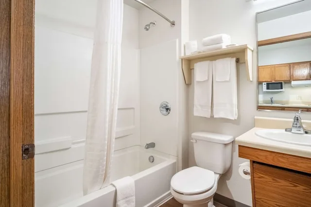 غرفة قياسية بسريرين مزدوجين، WoodSpring Suites Corpus Christi 4/5