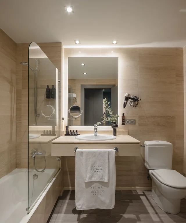 غرفة قياسية بسرير مزدوج، Hotel Antik San Sebastian 7/8