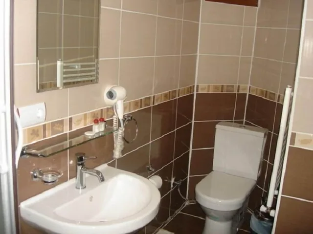غرفة قياسية بسرير مزدوج بإطلالة على الجبل، Ayder Yesil Vadi Otel 3/6