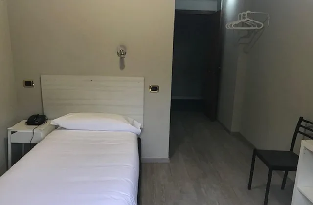 غرفة مفردة، Hotel Brianza 1/2