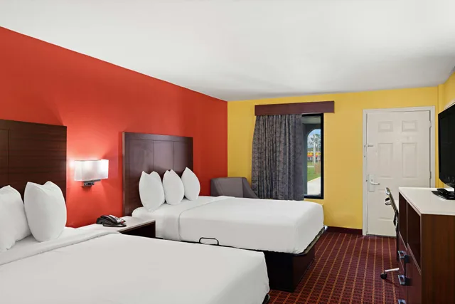 غرفة بسرير كينج لذوي الإعاقة، SureStay by Best Western Gulfport 2/4
