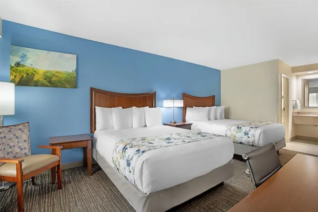 غرفة قياسية بسريرين كوين للمدخنين، Best Western Inn & Suites Monroe 2/6