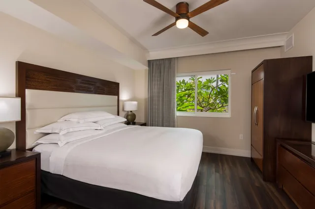 2 Bedrooms, Deluxe, Suite, 2 Double Beds, King Bed, Resort View, Sofa، Hilton Grand Vacations Club Kings’ Land Waikoloa 7/14
