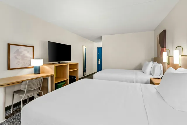 غرفة بسريرين كوين، Spark by Hilton Lexington 1/2