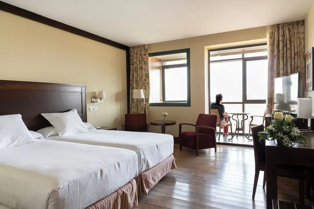غرفة بثلاثة أسرّة، Parador De Soria 1/7