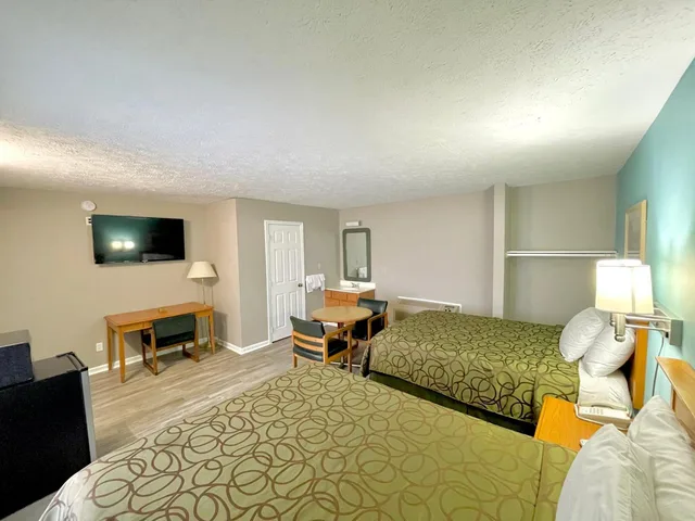 غرفة بسريرين كوين، Overton Motel Livingston 2/3