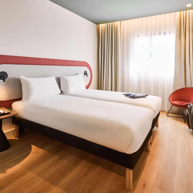 غرفة قياسية بسرير فردي، Ibis Styles Madrid Airport Valdebebas 1/8