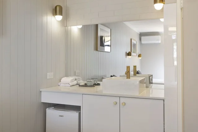 Room, 1 Queen and 1 Single Bed, Accessible, The Wine Vine Hotel 4/4