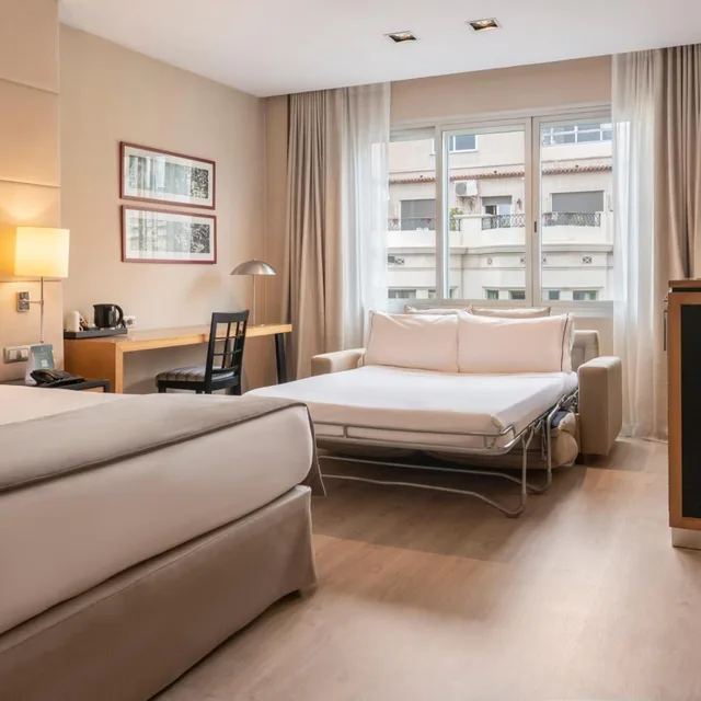 غرفة ثلاثية بسرير كينج، Hotel Hesperia Barcelona Presidente 2/10