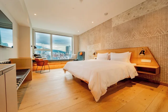غرفة بريميوم بسرير كينج لذوي الإعاقة، Go Quito Hotel 3/8