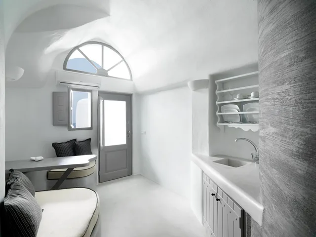 Suite, Caldera View, Tholos Resort 1/6
