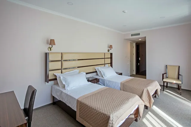 غرفة كومفورت ثلاثية بشرفة، Hotel Genio 2/3