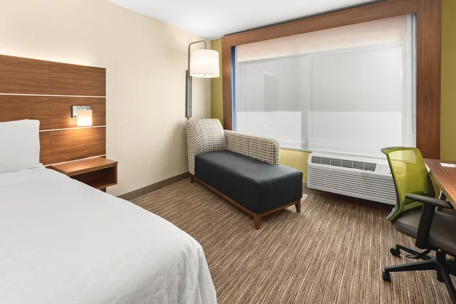 غرفة قياسية بسرير كينج لذوي الإعاقة، Holiday Inn Express & Suites Suisun City 3/5
