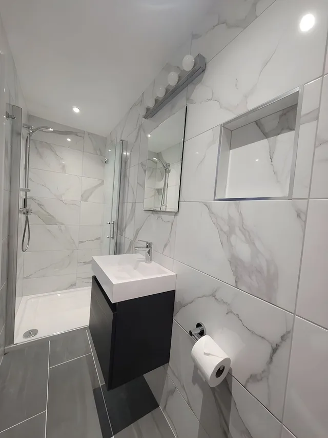 Semi Basement, Twin Beds، George 3/3