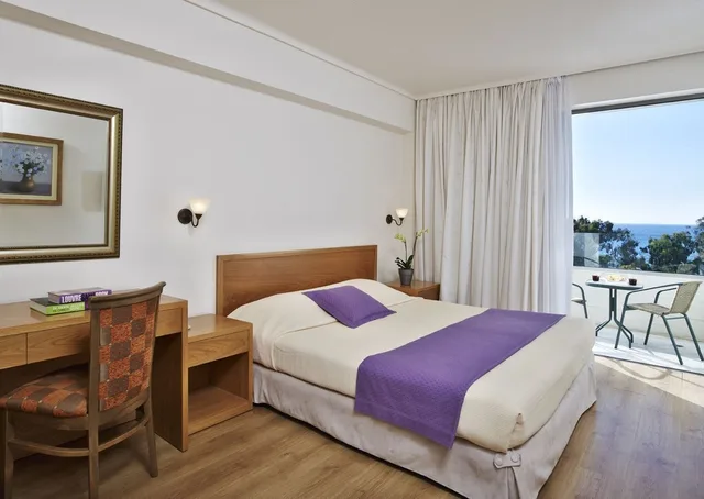 غرفة سوبيريور بسرير مزدوج أو سريرين منفصلين بإطلالة على البحر، Amarilia Hotel 1/3