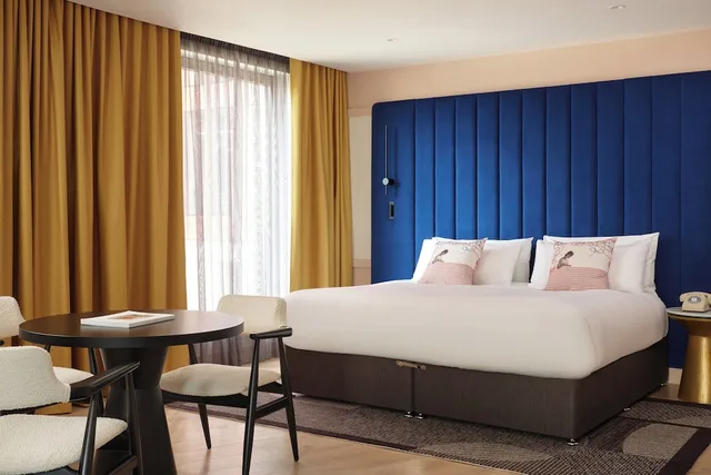 جناح ركني بسرير كينج، Hotel Indigo Gloucester - The Forum by IHG 4/8