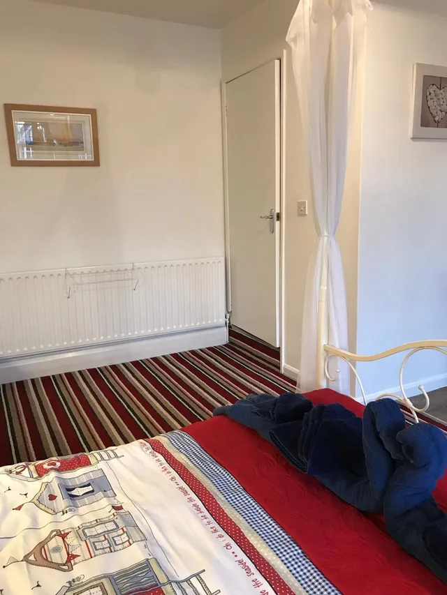 Room, 4 People, Double Bed, Lyndsay Guest House 2/2