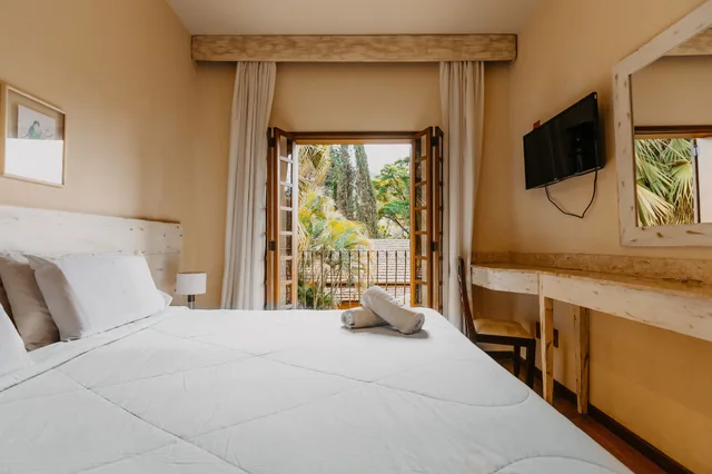 غرفة قياسية بسرير مزدوج بشرفة، Hotel Vila Bavaria 1/5