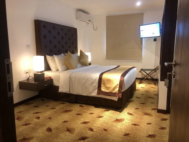 غرفة عائلية بسرير كينج وسرير فردي، City Hotel Colombo 02 2/4