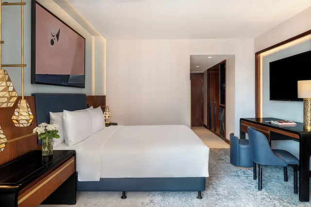 غرفة فاخرة بسرير كينج بإطلالة على النهر، Sofitel Cairo Downtown Nile 1/2