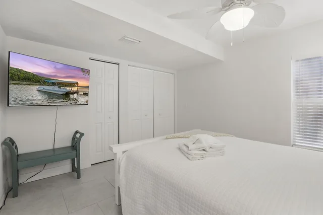 Five, Deluxe, Cottage, Queen Bed، Coco Sands Beachside Cottages 2/5