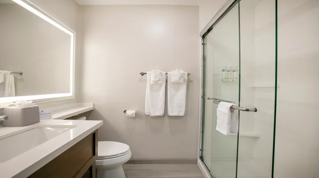 غرفة تنفيذية بسريرين، Holiday Inn Express North Palm Beach Oceanview 5/7