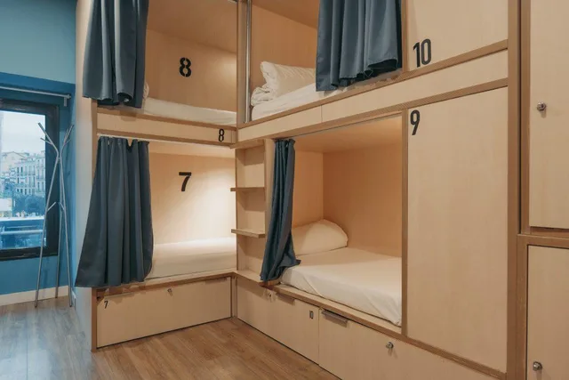Mixed Dorm, 10 Beds، Mola Hostel 1/3