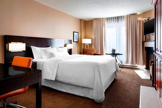 غرفة تقليدية بسرير كينج وسرير كوين، Le Westin Tremblant 2/4