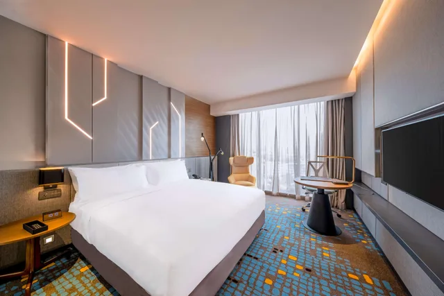 غرفة ديلوكس بسرير كينج، DoubleTree by Hilton Shah Alam i-City 1/8