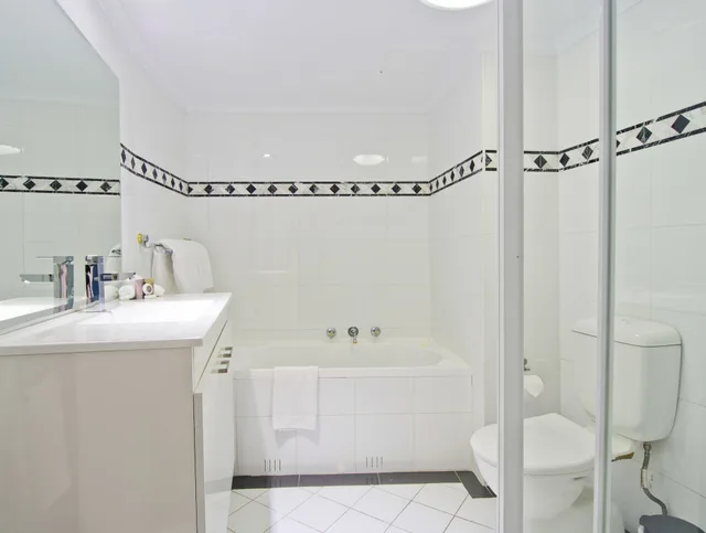شقة بسريرين منفصلين بإطلالة على المدينة بغرفة نوم واحدة، Oaks Sydney Castlereagh Suites 7/10