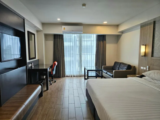 Deluxe, King Bed, Large, Smoking, DYNASTY GRANDE HOTEL 1/4