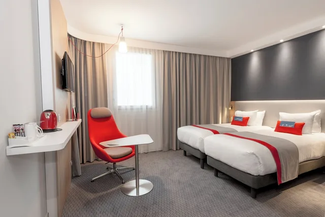 غرفة قياسية بسريرين منفصلين، Holiday Inn Express Paris Velizy 2/10