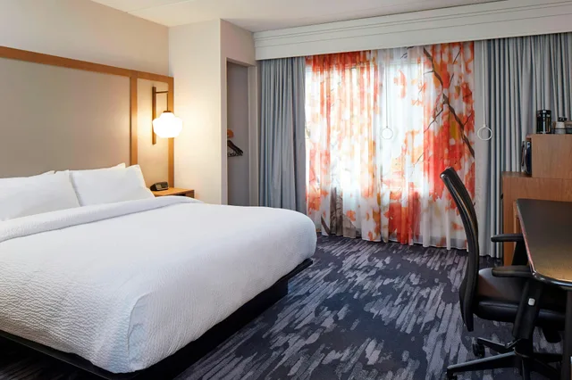 غرفة، Fairfield Inn & Suites Albany Airport 1/3