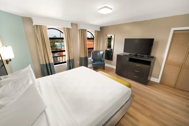 جناح بسرير كينج، Best Western Seaside Inn 1/3