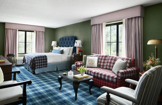 Graduate, King Bed, Large، Graduate by Hilton Storrs 2/2